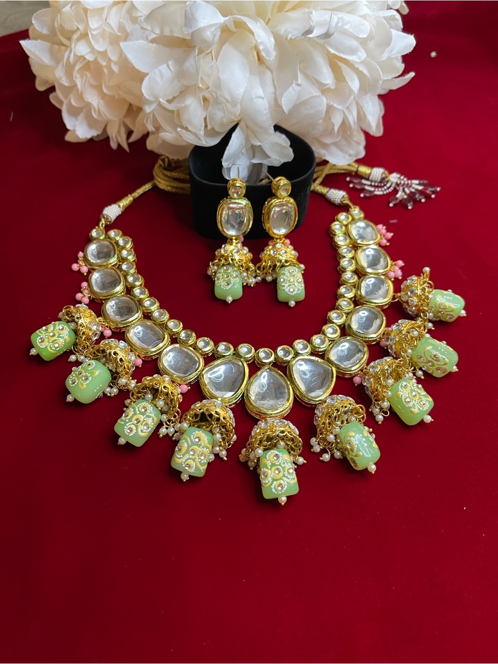 ✨Brand new Mint Green Kundan Statement Necklace & Earrings Set✨